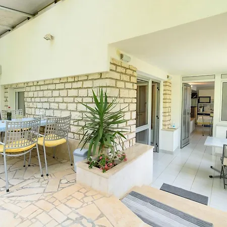 Apartment Sunny Street 2 *