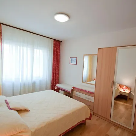 Sunny Street 2 Apartment *
