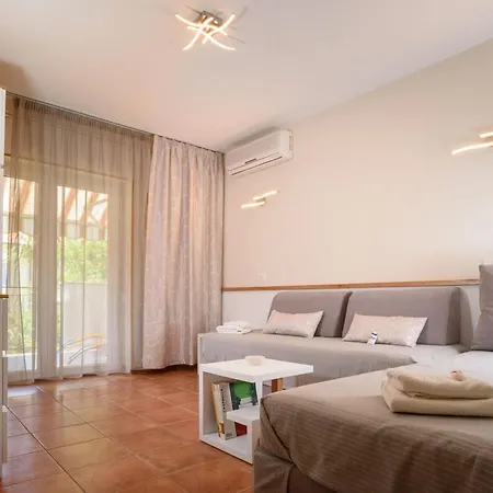 Sunny Street 2 Apartment